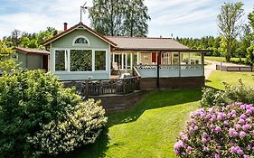 Luxury Villa By Lake Welcome You